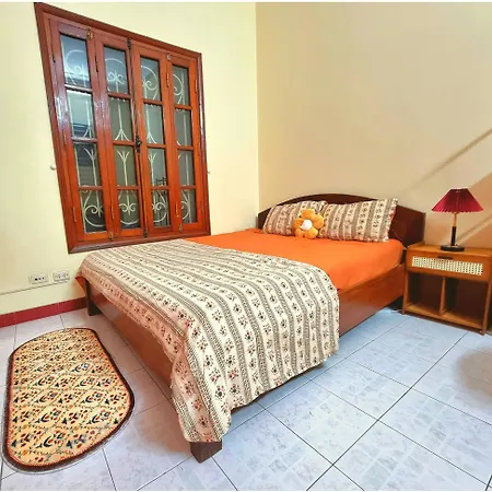 Lushstay Retreat - Hanoi Train Street